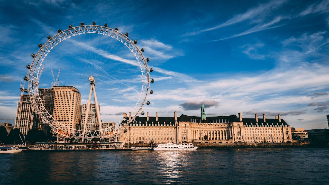 15 Easy Ways To Make Extra Money In London